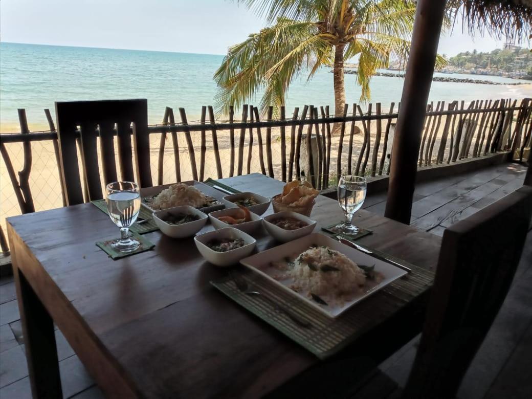 Serenity Beach Cabanas Tangalle Eksteriør bilde